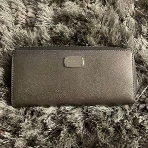 Micheal Kors Silver Big Wallet